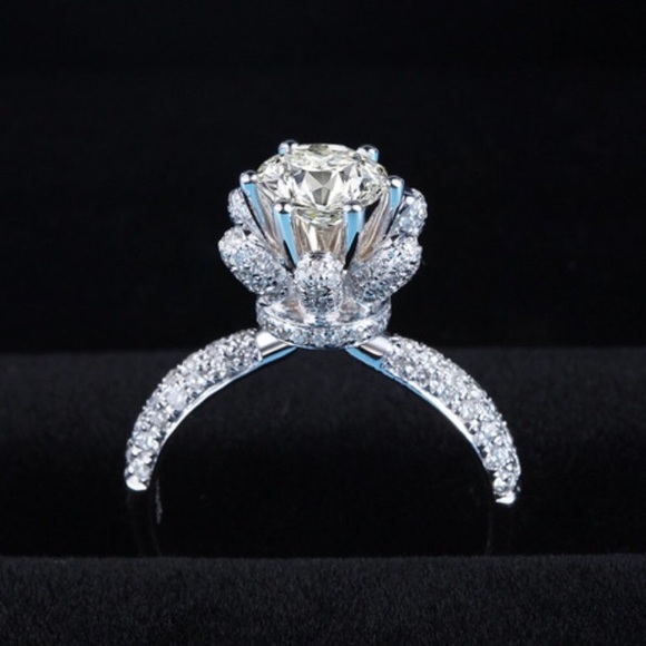 NEW 18k White Gold 3 Carat Floral Engagement Ring - Picture 5 of 9